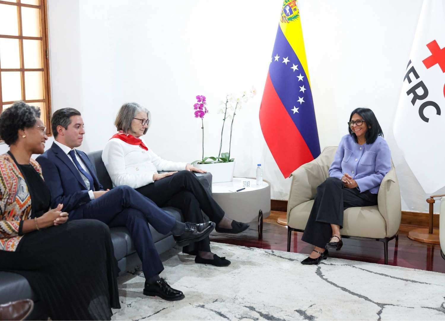 Presidenta (E) Delcy Rodríguez se reúne con Kate Forbes y altas autoridades de la Cruz Roja y Media Luna Roja