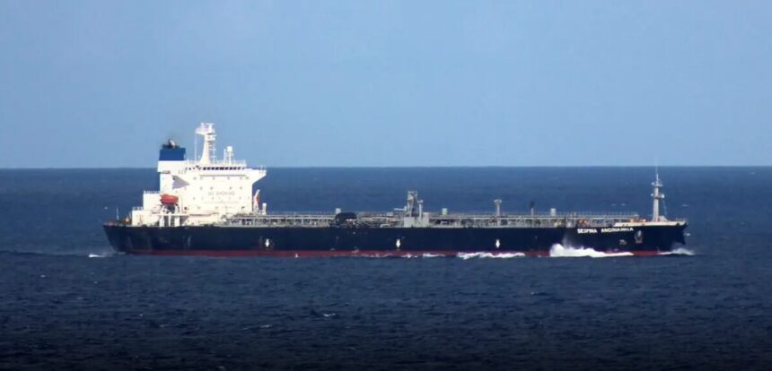 OFAC levanta sanciones a dos buques petroleros vinculados a Venezuela