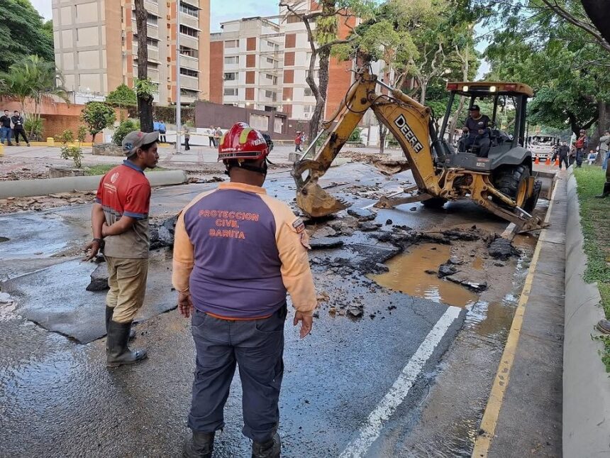 Hidroven repara tubería en El Cafetal para restituir servicio a 450 mil familias