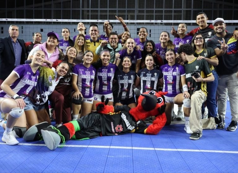 FVV otorga reconocimiento a Caracas en final de Voleibol Femenino