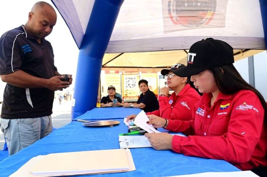 Entregan autopartes a 90.000 transportistas del país