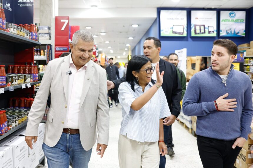Presidenta (E) evaluó avances del Motor Emprendimiento en Caracas