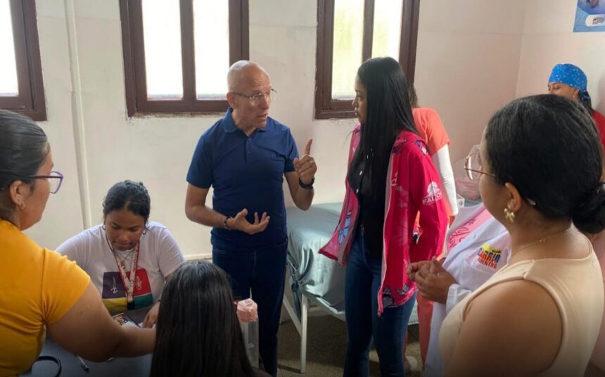 300 jóvenes de Falcón reciben atención integral en salud