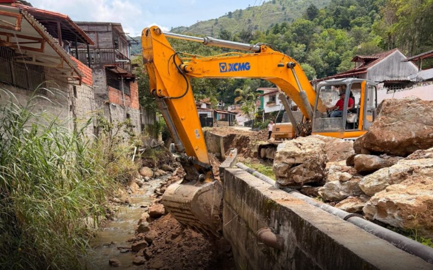 Alcaldía de Mérida construye muro de protección para 180 familias de parroquia Milla