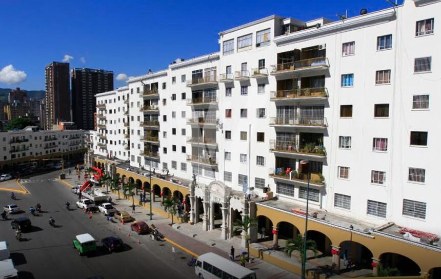 Aprueban recursos para recuperar 21 edificios de la urbanización El Silencio