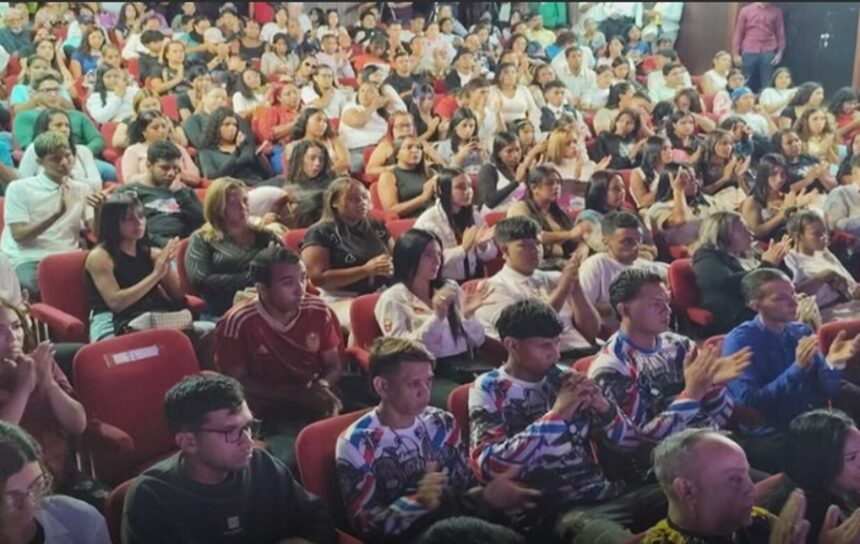 Crean escuela de emprendimiento para capacitar a jóvenes en Caracas