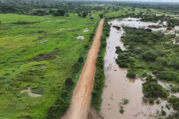 Culminan trabajos de dique carretero en Barinas para mitigar inundaciones
