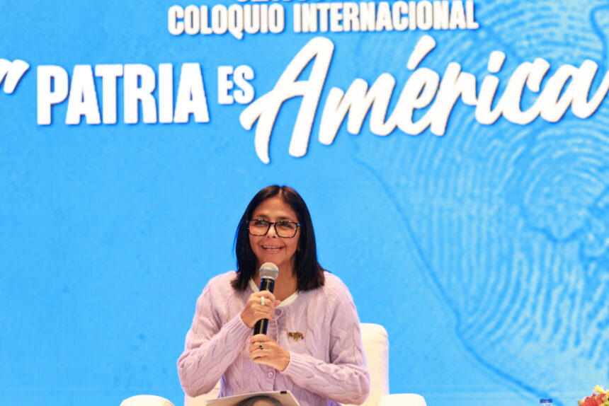Presidenta (E) Delcy Rodríguez conmemora Bicentenario del Congreso Anfictiónico de Panamá junto a intelectuales de 12 naciones