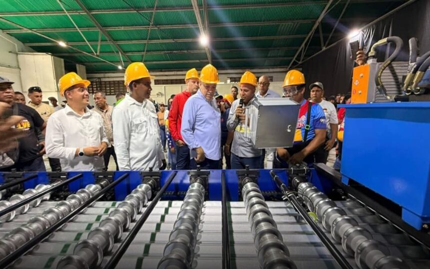 Fábrica comunal de techos en Acevedo atenderá a más de 36.000 familias