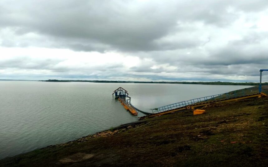 Gobierno nacional instala con éxito gabarra en el embalse El Pueblito en Guárico