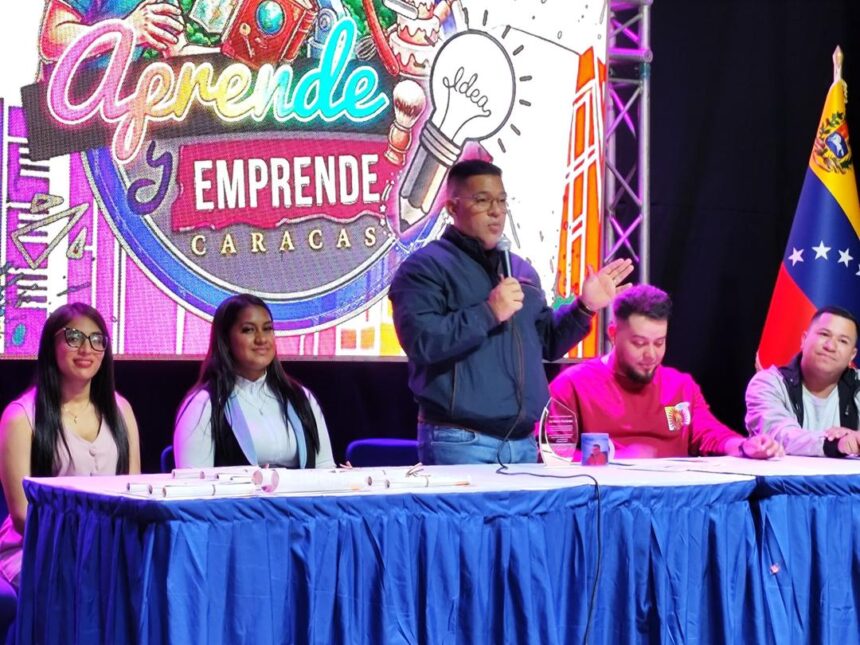 Gobierno de Caracas certifica a la primera cohorte del programa «Aprende y Emprende» para impulsar la economía comunal