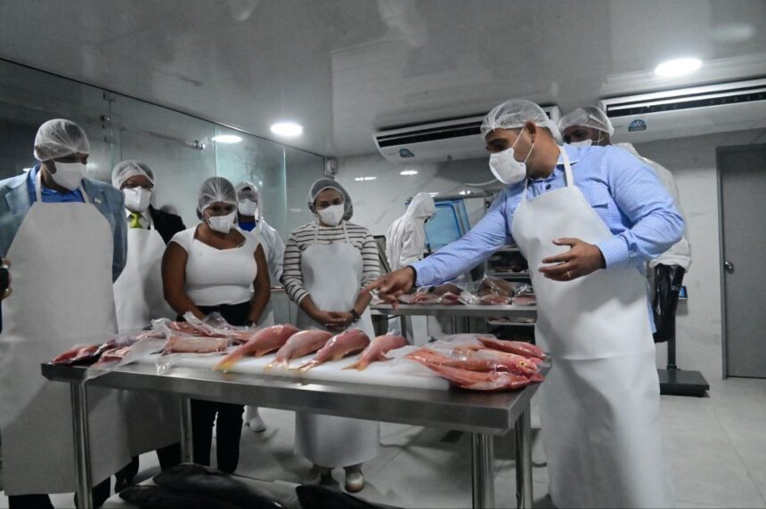 Activan centro de acopio y distribución pesquera en La Guaira