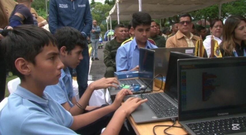 Gobierno Bolivariano fortalece la soberanía tecnológica nacional desde Táchira con la entrega de 500 kits de robótica