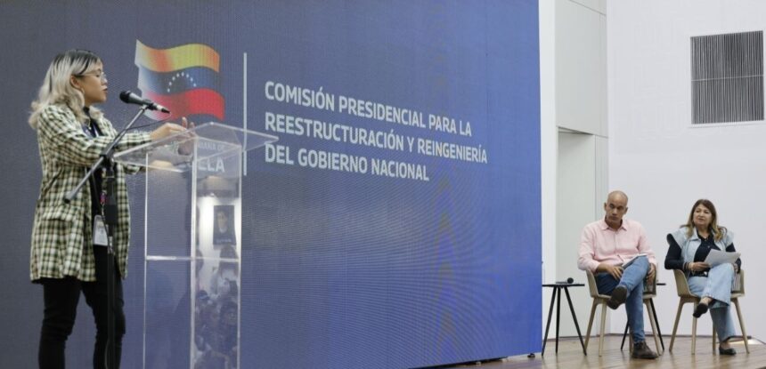 Comisión para la Restructuración del Gobierno pide a movimientos de mujeres recopilar propuestas