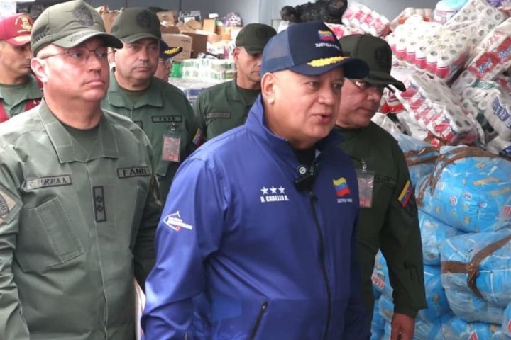 Inspeccionan centro de acopio de La Carlota para constatar su funcionamiento