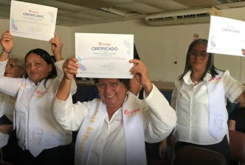 Inces Falcón certificó a 30 mujeres como Promotoras de Salud Comunitaria