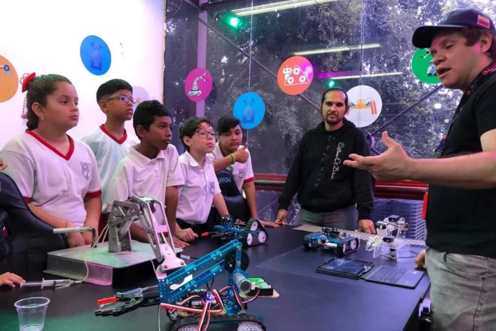 Jóvenes de Miranda potencian sus habilidades robóticas con la Ruta Científica