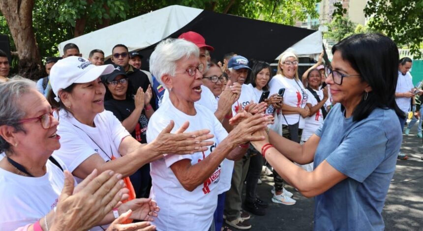 Presidenta (E) Delcy Rodríguez recorrió espacios comunales en Caucagüita