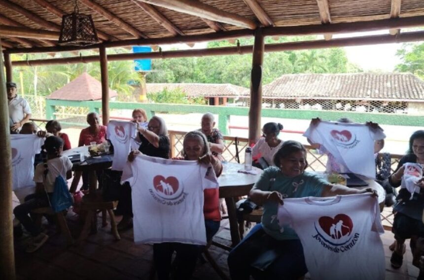 Realizan jornada recreativa para abuelos y abuelas de la Sierra de Falcón