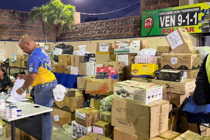Bolívar envía 600 toneladas de ayuda humanitaria para familias afectadas por los sismos