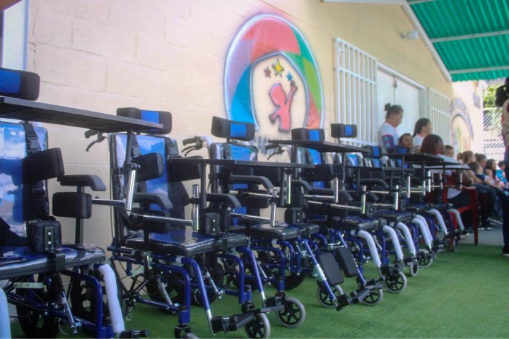 Realizan entrega de 46 dispositivos de apoyo a niños del Centro de Parálisis Cerebral en Mariño