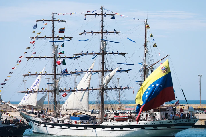 Training Ship “Simón Bolívar” returns to the Exclusive Economic Zone of the country