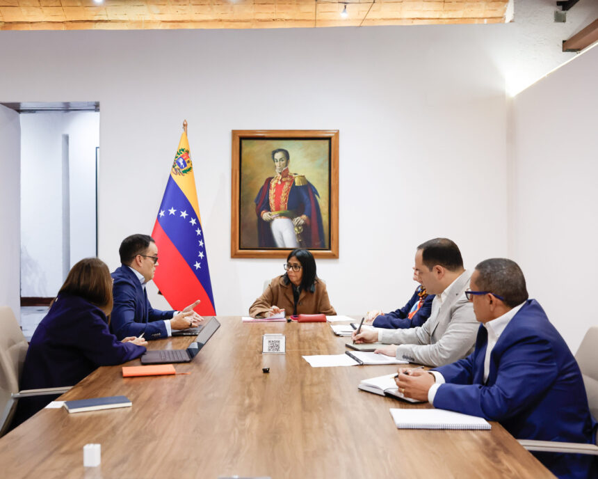 Presidenta (E) Delcy Rodríguez lideró reunión de trabajo con equipo económico y Motor Hidrocarburos