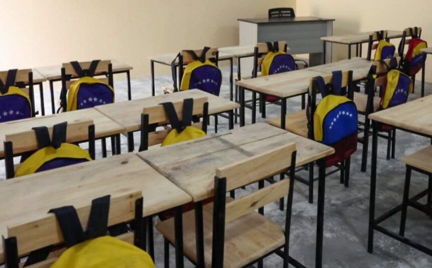 Entregaron mobiliario escolar a 25 instituciones de Aragua