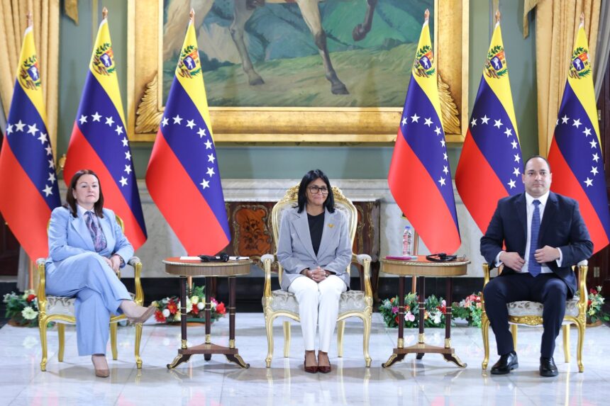Venezuela firma licencia con Shell para Fase I del campo gasífero Loran