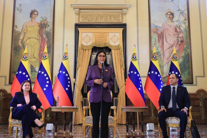 President in Charge: Agenda between PDVSA and Repsol projects to 2050