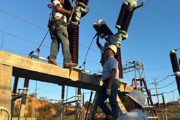 Técnicos de Corpoelec se despliegan para restituir servicio eléctrico en zonas afectadas