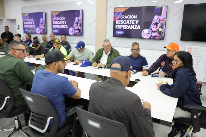 Monitorean daños materiales en seis estados del país tras declaración de zona de desastre en La Guaira