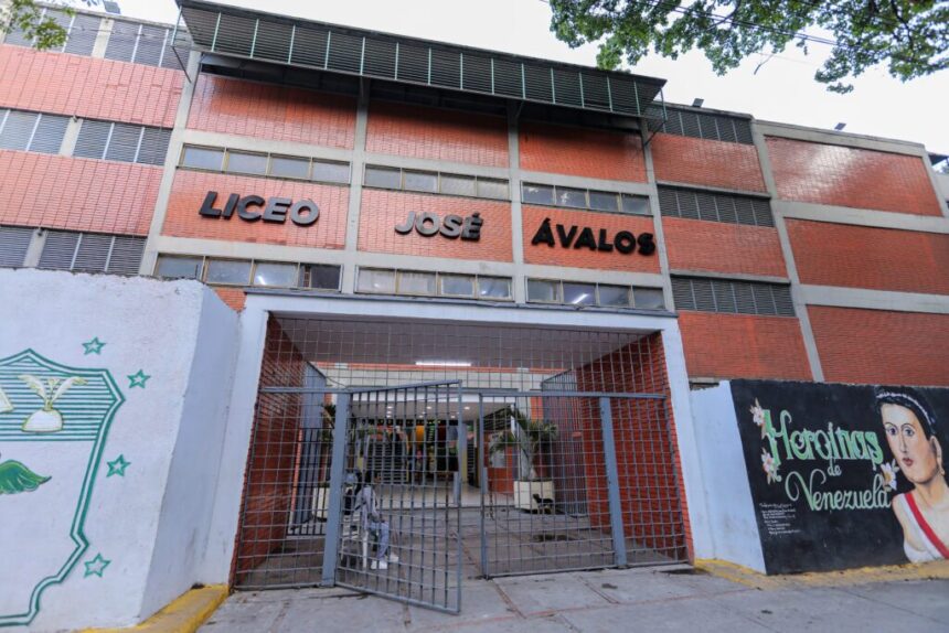 Habilitan planteles educativos de la Parroquia El Valle de Caracas como centros de acopio de emergencia