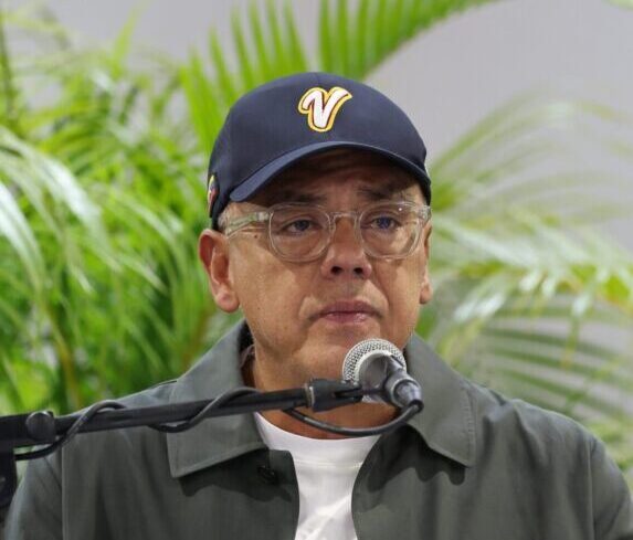 Ejecutivo Nacional designa Comisión Especial encargada de gestionar y coordinar la instalación de los campamentos transitorios