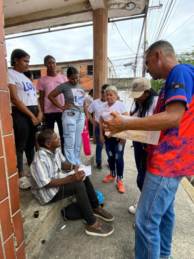 Adultos mayores en situación de calle son atendidos durante jornada especial en el municipio Juan José Mora