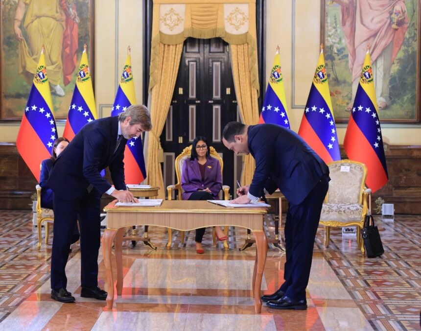 PDVSA y Repsol firman Memorando de Entendimiento en materia de crudo y gas