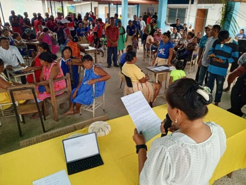 Comunidades Warao debaten propuestas para la reestructuración del Estado en San Francisco de Guayo