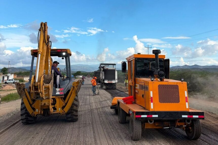 Alcaldía de Iribarren inicia rehabilitación vial en la carretera Lara-Falcón
