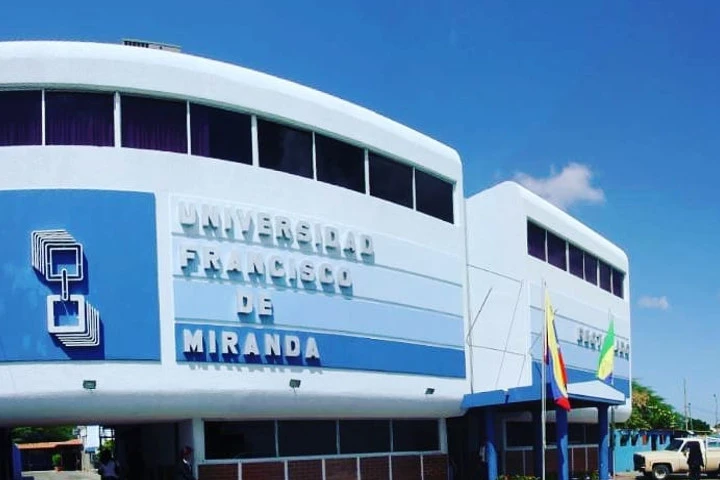 Entregan espacios rehabilitados de la biblioteca de la Unefm en Falcón