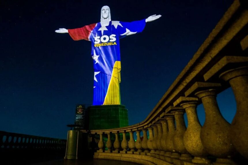 Cristo Redentor de Brasil se ilumina en señal de solidaridad con Venezuela