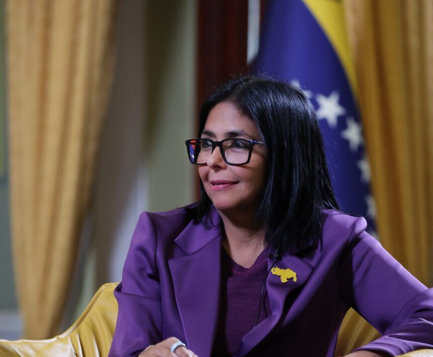 Presidenta Delcy Rodríguez figura central en la portada de la revista Time