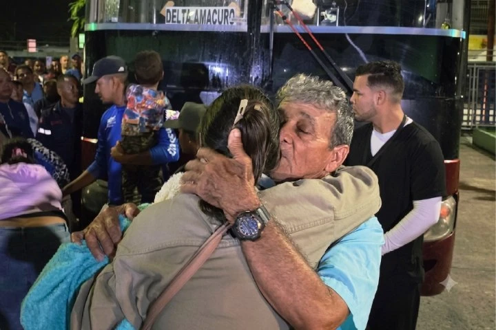 Delta Amacuro recibe a afectados por los sismos de La Guaira y Caracas