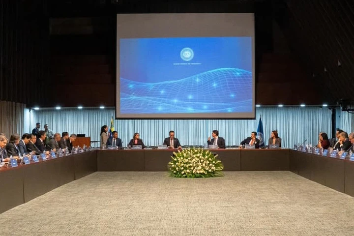 Ejecutivo Nacional y BCV intercambian estrategias con la banca para la reconstrucción