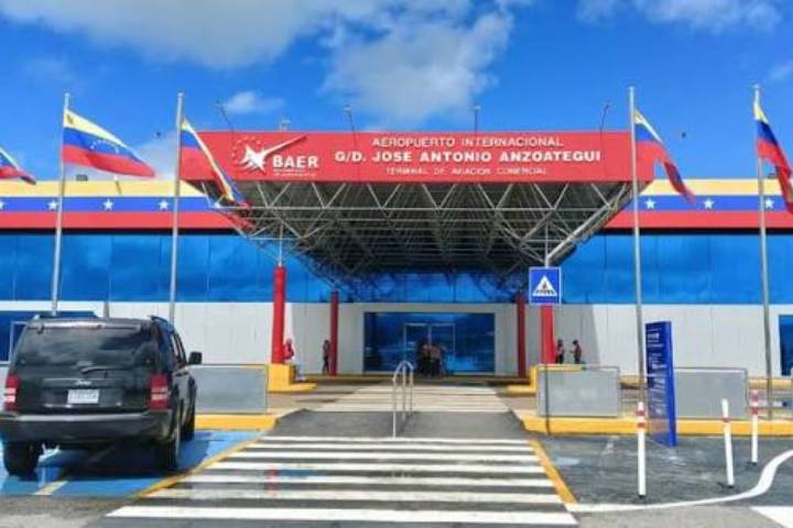 Habilitan Aeropuerto de Barcelona como terminal alterno para vuelos internacionales