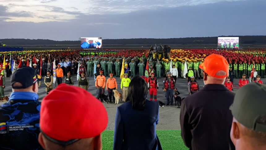 Presidenta Delcy Rodríguez otorga la distinción «Héroe de Venezuela» a más de 6 mil rescatistas y unidades caninas en La Guaira