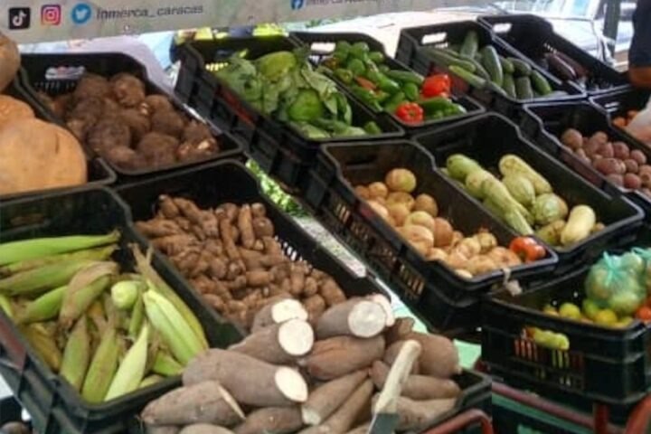 Inmerca fortalece atención alimentaria con distribución de hortalizas en Caracas