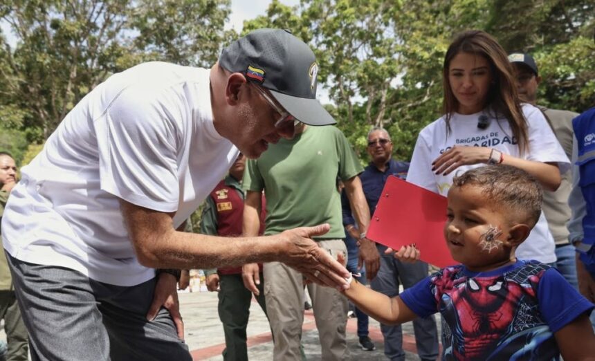 Estado Mayor supervisa campamento transitorio en Los Caracas