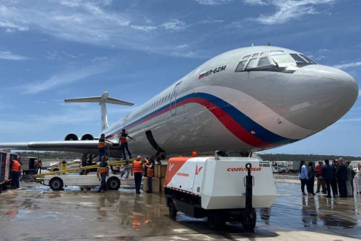 Llega a Venezuela primer cargamento de ayuda humanitaria desde Rusia