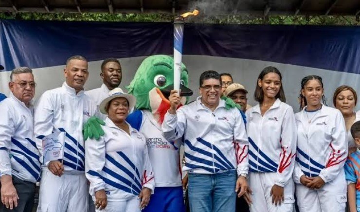 Antorcha de los XXV Juegos Centroamericanos y del Caribe recorre Santo Domingo rumbo a la inauguración