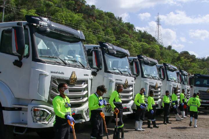 Incorporan nuevos camiones compactadores para saneamiento ambiental en La Guaira